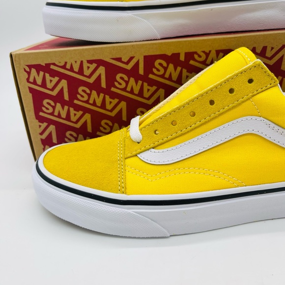 Vans Old Skool Shoes - Picture 6 of 8